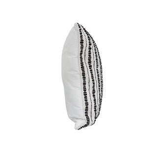 KC244550 Cojín Cape Town Blanco Bordado Negro 50x50cm.