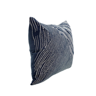 KC245635 Cojín Santorini Azul Marino Bordado Plata 35x50 cm.