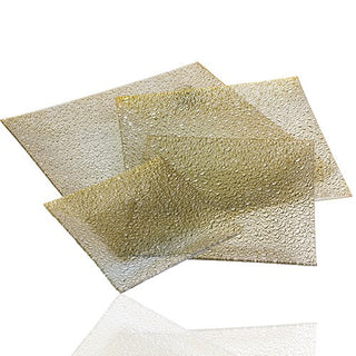 YQ375O1 Plato Cuadrado Pebbles Oro 15 cm .